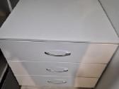 Komoda su 3 stalčiais 80x80x75