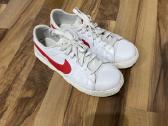 Nike Batai