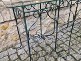 Vintažiniai kaltinio plieno konsoliniai staliukai - nuotraukos Nr. 2