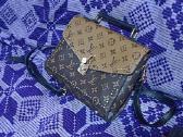 Louis Vuitton M41465 rankinė