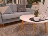 Skandinaviško stiliaus sofa