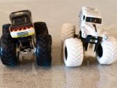 "Monster Jam" monster truck 1:64