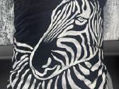 Zebra dekoratyvine pagalve - nuotraukos Nr. 2
