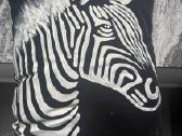 Zebra dekoratyvine pagalve - nuotraukos Nr. 3