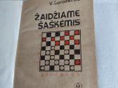 Žaidžiame šaškėmis - nuotraukos Nr. 2