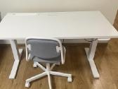 Ikea pakeliamas stalas su kėde