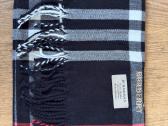 Burberry šalikas naujas
