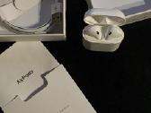 Airpods 2 Su belaidžio įkrovimo dėklu