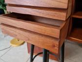 Vintažinė mid century pakabin.tikmedžio spintelė - nuotraukos Nr. 5