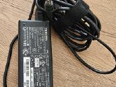 Toshiba pakrovėjas 15v