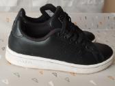 Adidas kedai - nuotraukos Nr. 2