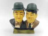 Laurel ir Hardy komikų biustatas - statula