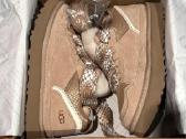 Ugg lowmel batai