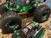 Spin Master Monster Jam Grave Digger Trax 6067880