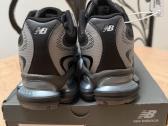 New Balance batai ir Burberry džemperis - nuotraukos Nr. 3