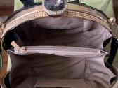 Moteriska rankine Louis Vuitton - nuotraukos Nr. 4