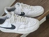 Nike kedai,