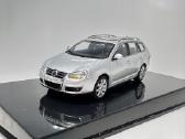 Volkswagen Golf V Variant sidabrinė 1:43 Autoart - nuotraukos Nr. 3