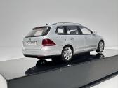 Volkswagen Golf V Variant sidabrinė 1:43 Autoart - nuotraukos Nr. 7