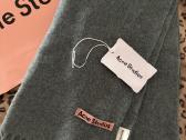 Acne Studios salikas