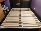 Dvigule 160x200 lova su grotelemis kurios pasikeli