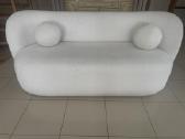 Moderni balta sofa su pagalvėlėmis - nuotraukos Nr. 2
