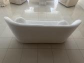 Moderni balta sofa su pagalvėlėmis - nuotraukos Nr. 3