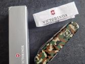 Victorinox Huntsman
