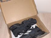 New Balance 9060 juodi sportbačiai