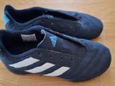 Adidas futbolo kedai