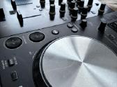 Pioneer R1 Dj pultas