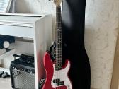 Gitara bosinė Squier Fender Mini raudona