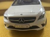 Automobilio modelis Mercedes Benz modeliukas