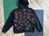 Nauja hoodie “is anyone watching? Įvairių didžių