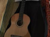 Klasikinę gitarą Antonio Toledo