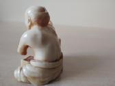 Netsuke ,berankis prašantis išmaldos'' - nuotraukos Nr. 8