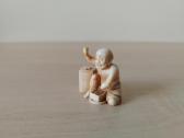 Netsuke ,berankis prašantis išmaldos'' - nuotraukos Nr. 12