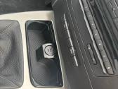 E90 Puodeliu laikiklis cup holder su pridegėju