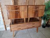 Vintažinės mid century miegamojo spintelės