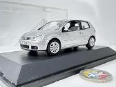 Volkswagen Golf V 3door sidabro 1:43 Schuco