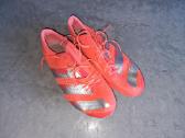 Adidas sprinto bateliai su vinimis, startukai