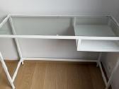 Ikea staliukas darbui su kompiuteriu