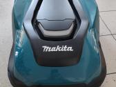 Naujas vejos robotas Makita Rm350d