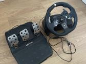 Logitech vairas su pedalais