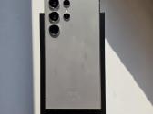Samsung S24 Ultra 512 su priedais