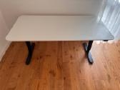 Ikea reguliuojamas stalas