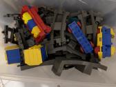 Lego Duplo geležinkelis su elektriniu traukiniu