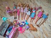 Barbie firmos šuniukas su interaktyvia vonelė