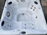 Sūkurinė vonia Jacuzzi