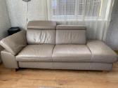 Odinė 2 dalių sofa su reglaineriu
